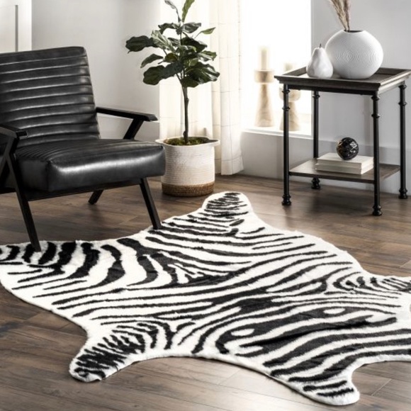 NuLoom Clara Faux Zebra Fur Washable Area Rug 6x8 - Picture 1 of 10